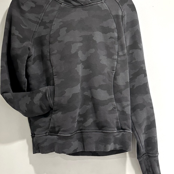 Lululemon scuba hoodie sz 4 only worn a few times - Picture 3 of 5